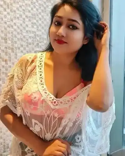 Escort Pauni